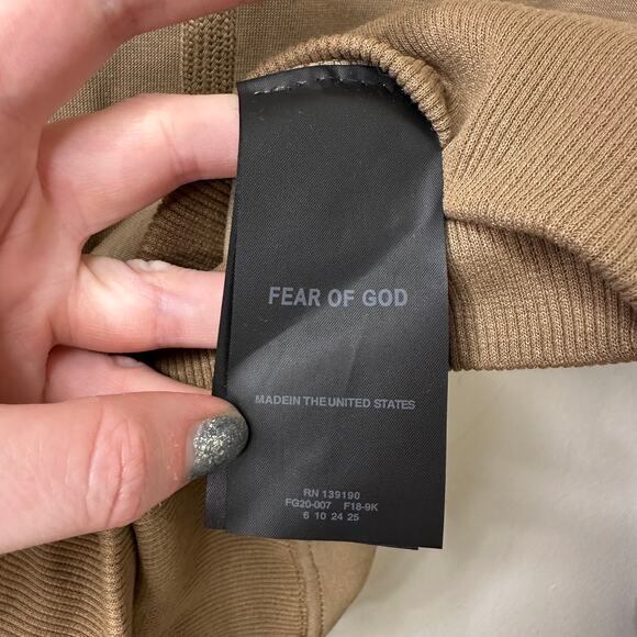 Md NWT Fear of God Essentials Hoodie Desert Taupe Fleece Pullover Streetwear FOG - Picture 7 of 10